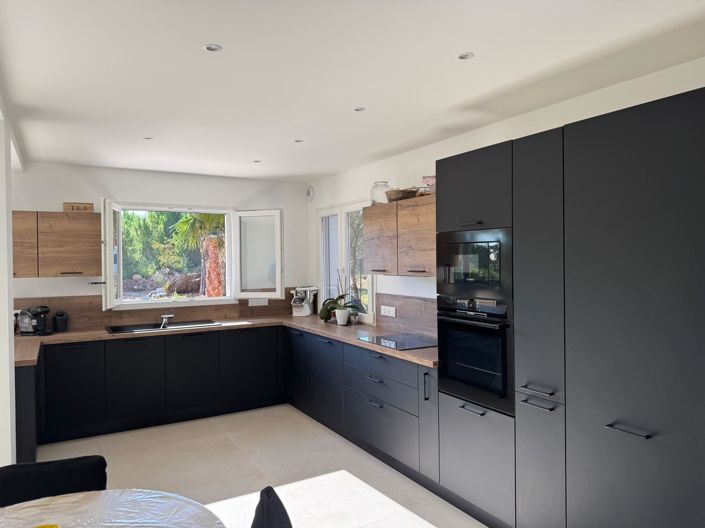 Image No.3-4 Bed House for sale