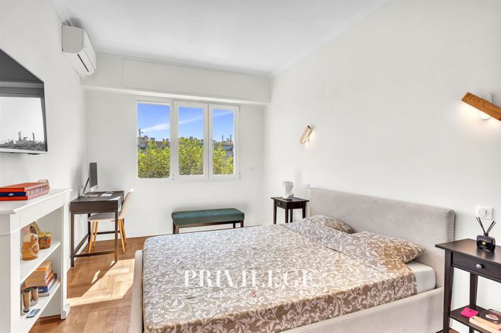 Image No.20-3 Bed Apartment for sale