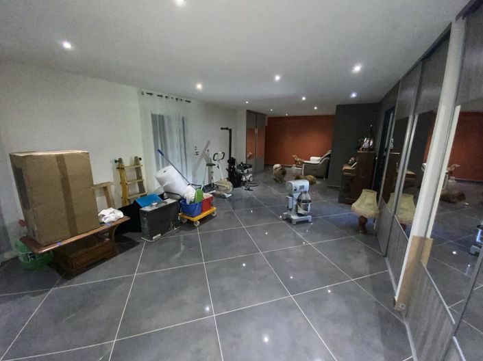 Image No.14-4 Bed House for sale