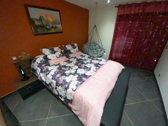 Image No.9-4 Bed House for sale