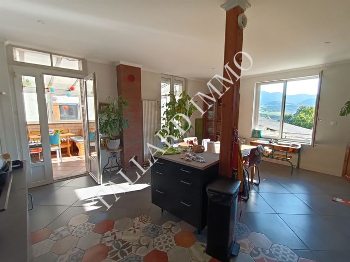 Image No.2-5 Bed House for sale