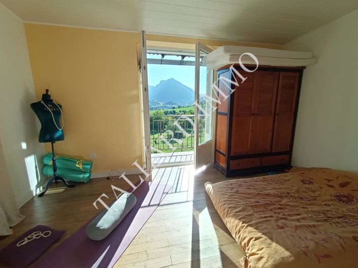 Image No.4-5 Bed House for sale