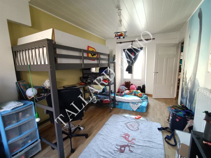 Image No.6-5 Bed House for sale