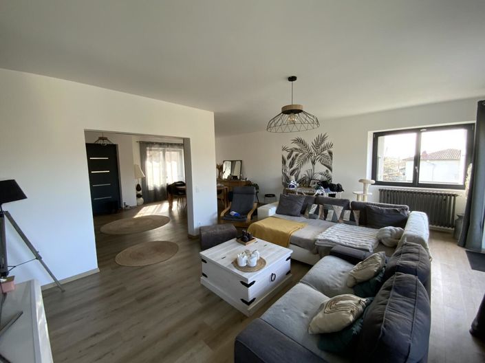 Image No.9-5 Bed House for sale