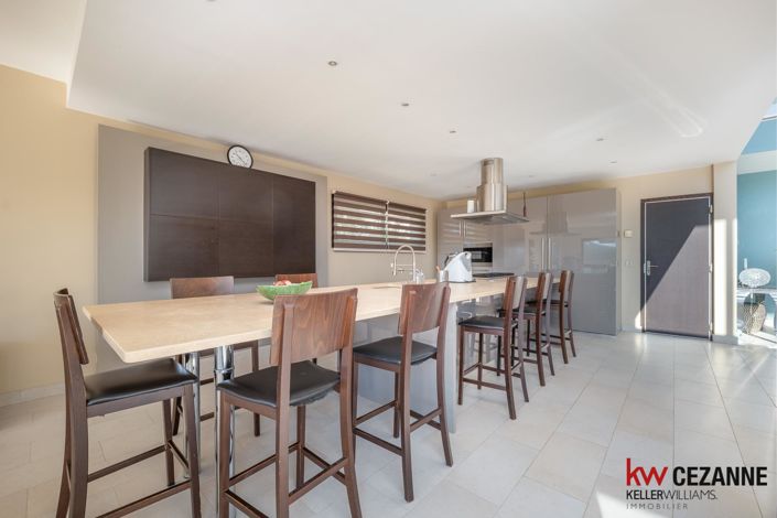 Image No.14-4 Bed House for sale