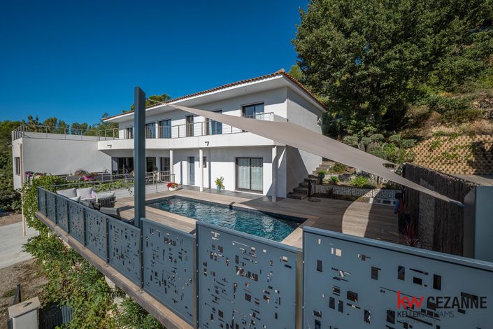 Image No.2-4 Bed House for sale