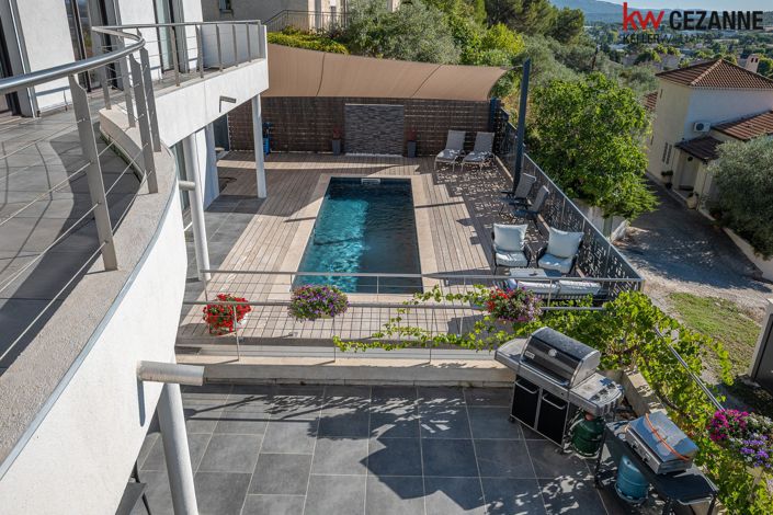 Image No.6-4 Bed House for sale