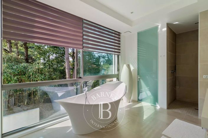 Image No.23-House for sale