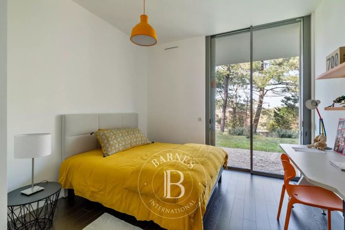 Image No.29-House for sale