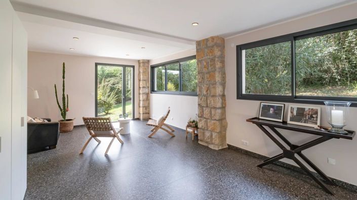 Image No.10-5 Bed House for sale