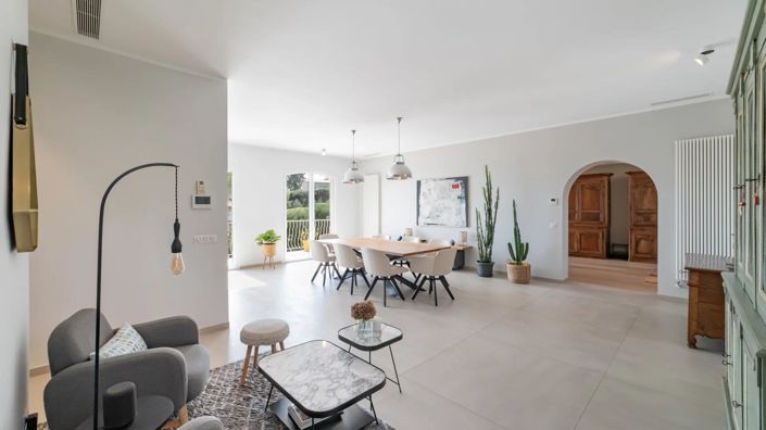 Image No.12-5 Bed House for sale