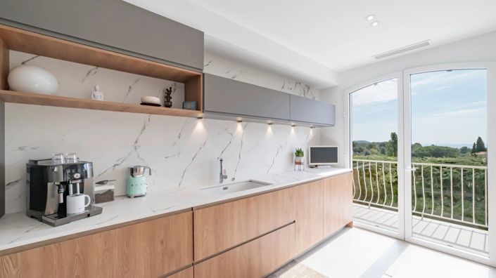 Image No.7-5 Bed House for sale