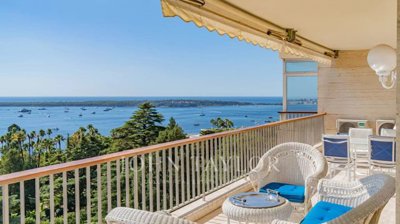 2 Bed Apartment for sale