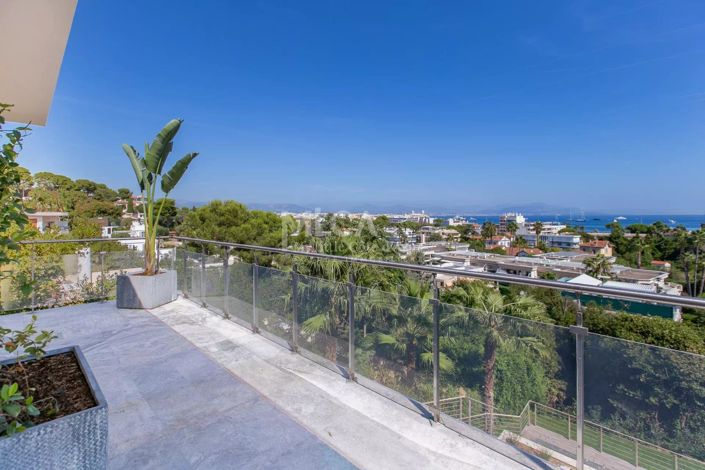 Image No.18-6 Bed House for sale