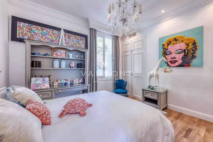 Image No.14-6 Bed House for sale