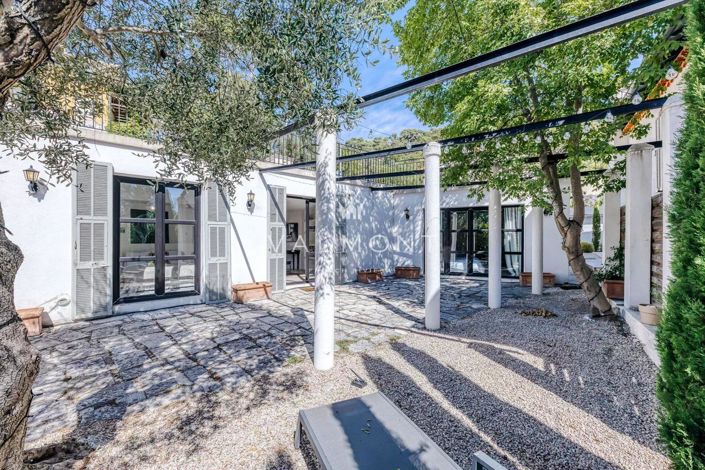 Image No.17-6 Bed House for sale