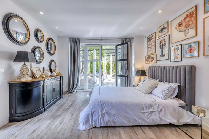 Image No.18-6 Bed House for sale