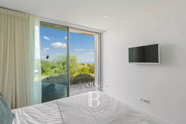 Image No.11-4 Bed House for sale