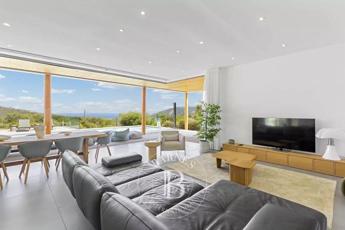 Image No.5-4 Bed House for sale