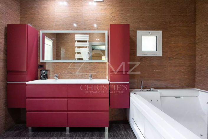 Image No.9-3 Bed House for sale