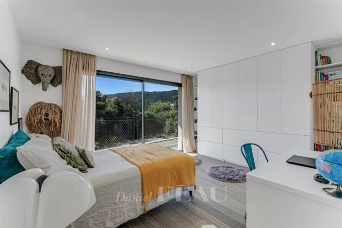 Image No.11-4 Bed Apartment for sale