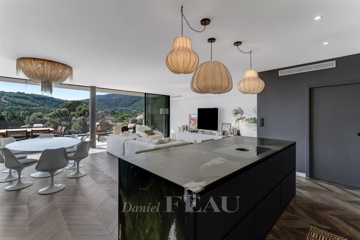 Image No.7-4 Bed Apartment for sale