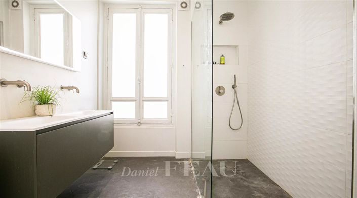 Image No.18-5 Bed Apartment for sale