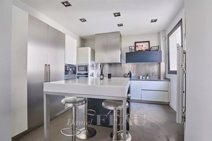 Image No.20-4 Bed Apartment for sale