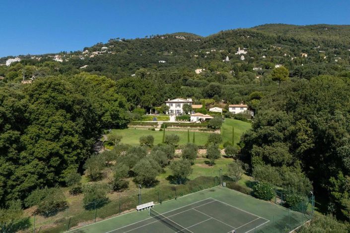 Image No.2-8 Bed House for sale