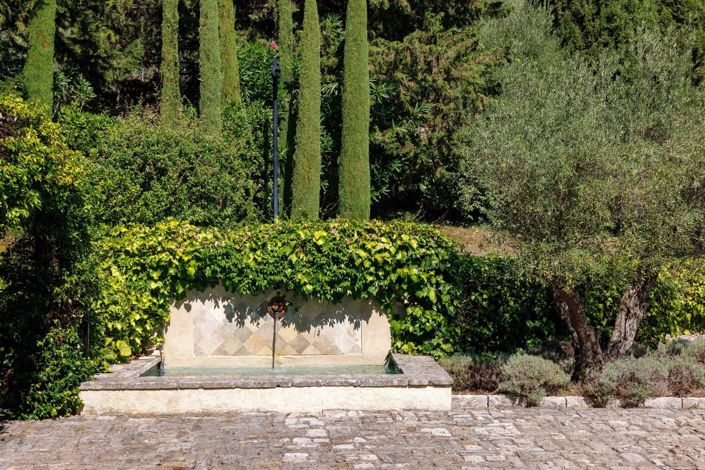 Image No.20-8 Bed House for sale