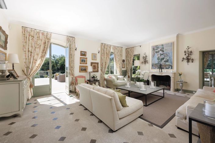 Image No.7-8 Bed House for sale