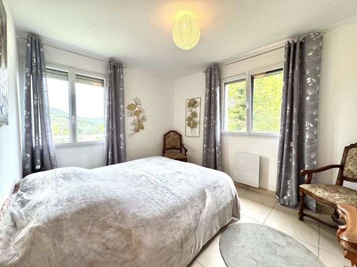 Image No.15-4 Bed House for sale