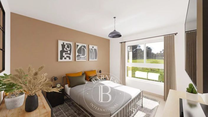 Image No.10-3 Bed Apartment for sale