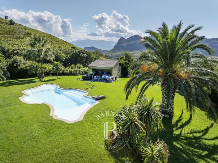 Image No.6-4 Bed House for sale