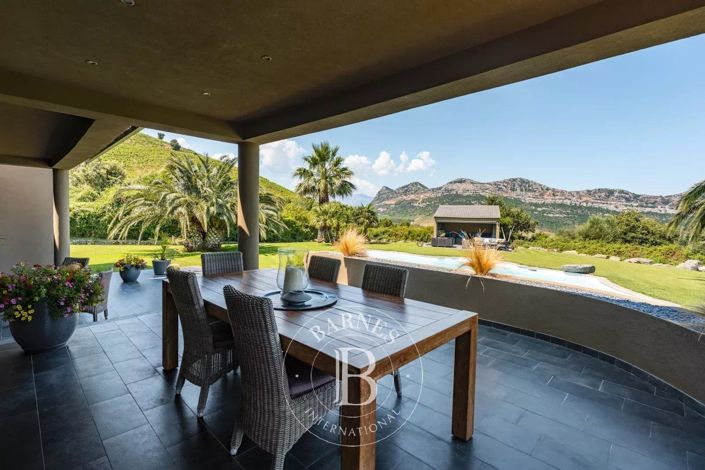 Image No.9-4 Bed House for sale