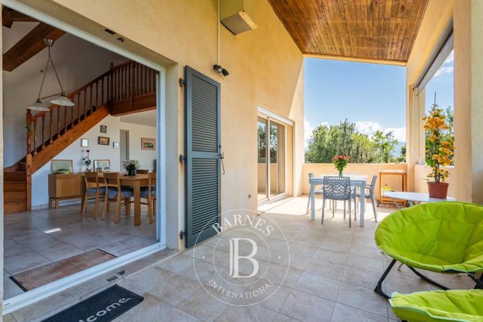 Image No.5-7 Bed House for sale