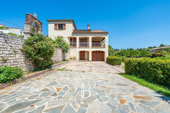 Image No.1-5 Bed House for sale