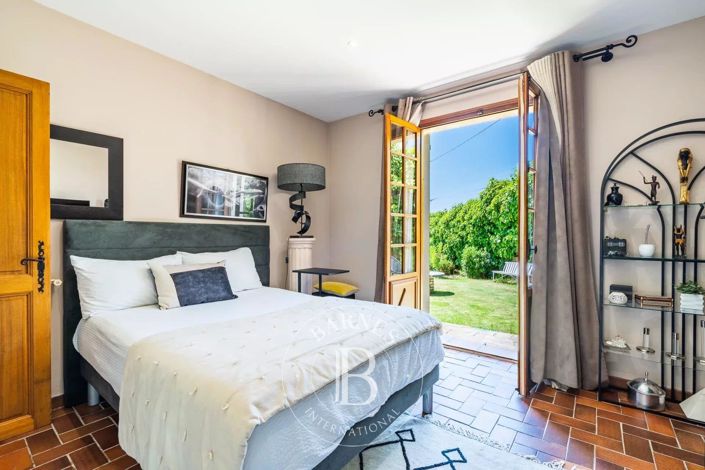 Image No.4-5 Bed House for sale