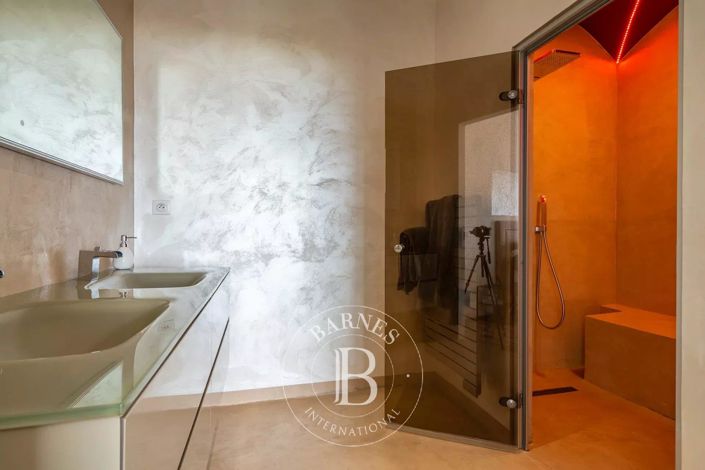 Image No.10-4 Bed Apartment for sale