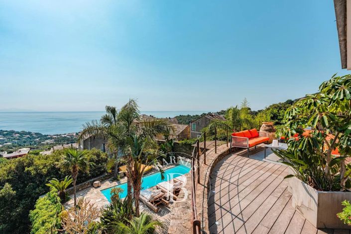 Image No.17-4 Bed House for sale