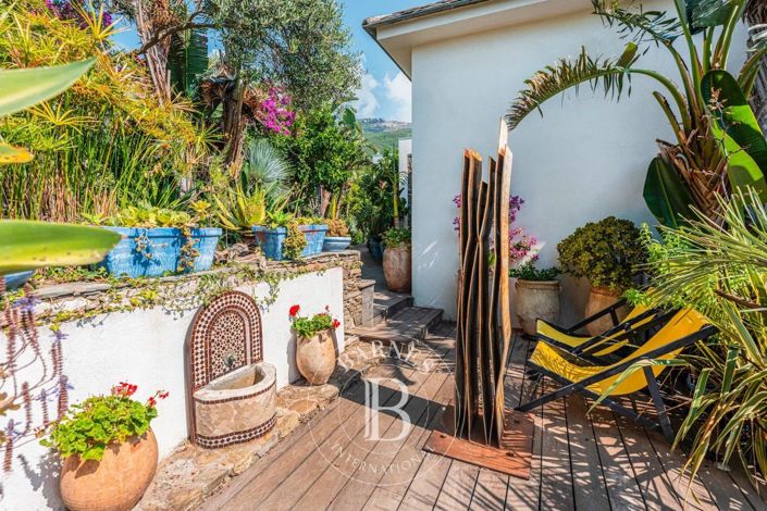 Image No.20-4 Bed House for sale