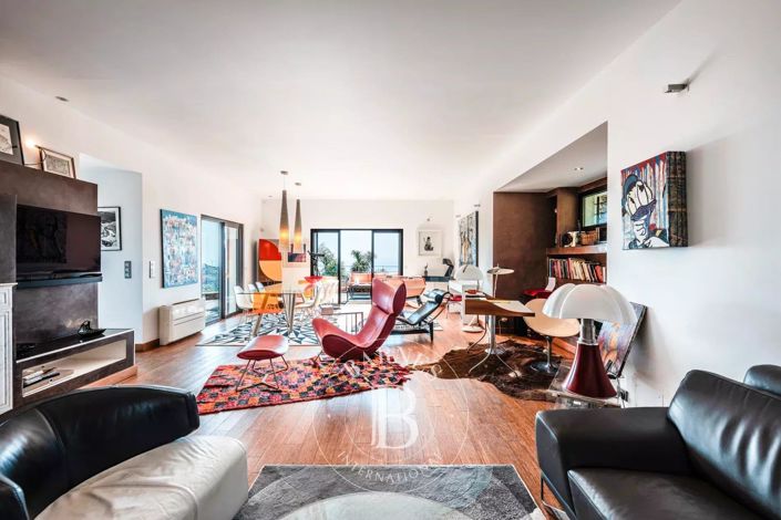 Image No.5-4 Bed House for sale