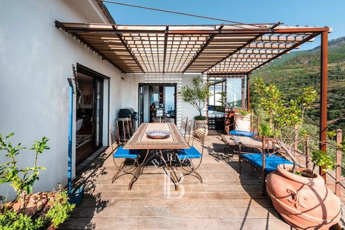 Image No.6-4 Bed House for sale