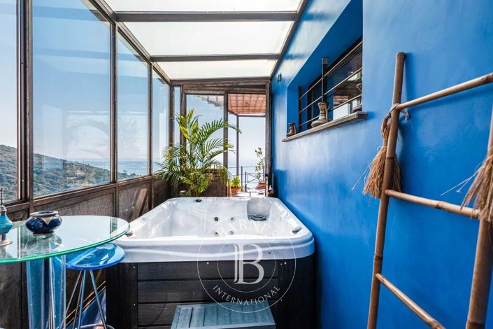 Image No.7-4 Bed House for sale