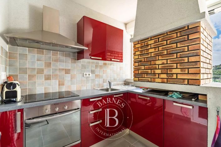 Image No.19-5 Bed Apartment for sale