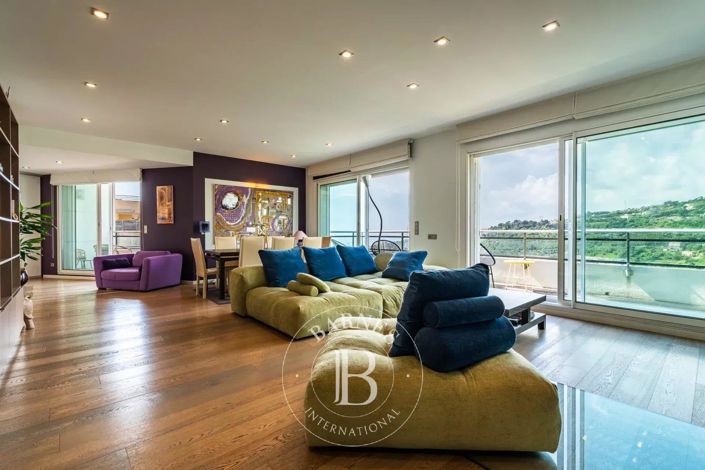 Image No.5-5 Bed Apartment for sale