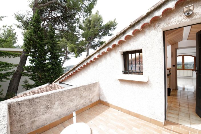 Image No.10-5 Bed House for sale