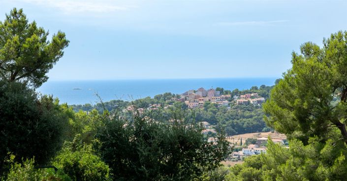 Image No.2-5 Bed House for sale