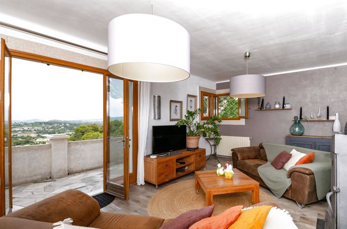 Image No.7-5 Bed House for sale