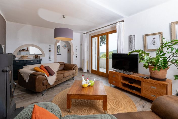 Image No.8-5 Bed House for sale